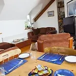 Bed & Breakfast The Moorings 4*