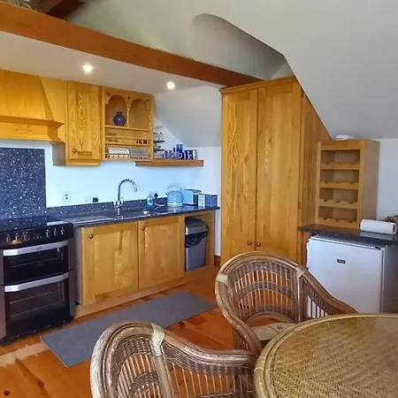 The Moorings Oda ve Kahvaltı 4*