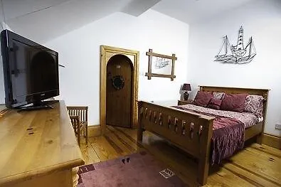 The Moorings Bed & Breakfast 4*